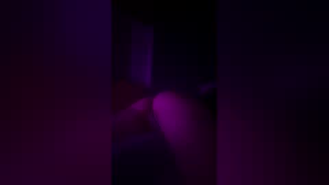 Snapshot of moonshift12 chatting on February 24, 10:19 pm Gianna Allister online show from February 24, 10:19 pm