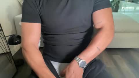 Snapshot of mora594574 chatting on March 21, 9:40 pm mora594574 online show from March 21, 9:40 pm
