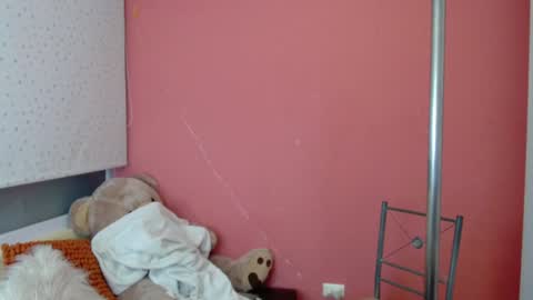 Snapshot of mora_haze chatting on January 8, 12:17 am Mora Haze 3 online show from January 8, 12:17 am