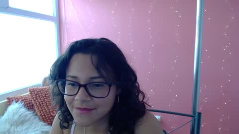 Snapshot of mora_haze chatting on January 10, 9:42 pm Mora Haze 3 online show from January 10, 9:42 pm