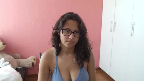 Snapshot of mora_haze chatting on January 22, 6:31 pm Mora Haze 3 online show from January 22, 6:31 pm