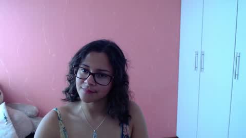 Snapshot of mora_haze chatting on January 27, 8:17 pm Mora Haze 3 online show from January 27, 8:17 pm