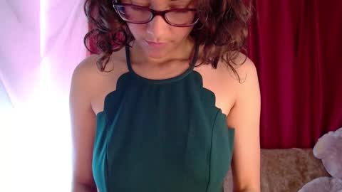 Snapshot of mora_haze chatting on November 9, 5:11 pm Mora Haze 3 online show from November 9, 5:11 pm