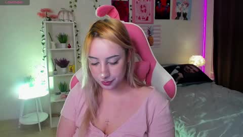 Snapshot of moranakit chatting on February 15, 7:06 am Morana Mayer online show from February 15, 7:06 am