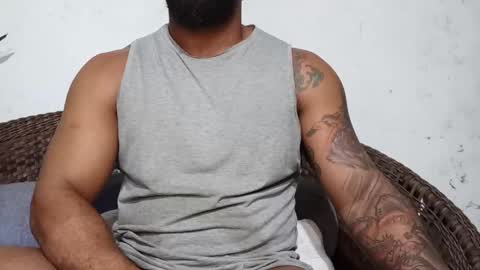 Snapshot of moreno_lutador chatting on December 24, 6:00 am John john online show from December 24, 6:00 am