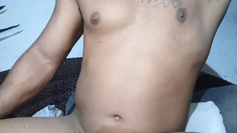 Snapshot of moreno_lutador chatting on January 2, 6:50 am John john online show from January 2, 6:50 am