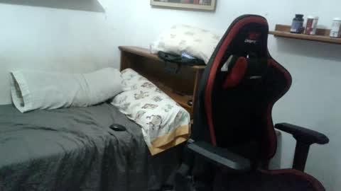 Snapshot of morenoch19 chatting on September 8, 4:17 pm alejo online show from September 8, 4:17 pm