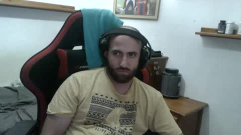 Snapshot of morenoch19 chatting on October 6, 7:33 pm alejo online show from October 6, 7:33 pm