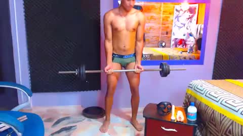 Snapshot of morenofullhot chatting on December 2, 4:20 pm MorenoFullHot online show from December 2, 4:20 pm