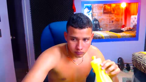 Snapshot of morenofullhot chatting on January 4, 7:55 pm MorenoFullHot online show from January 4, 7:55 pm