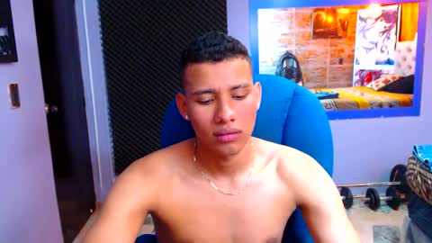 Snapshot of morenofullhot chatting on January 22, 5:38 pm MorenoFullHot online show from January 22, 5:38 pm