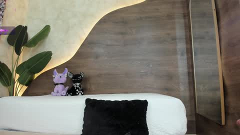  Morgan  online show from February 4, 5:45 pm