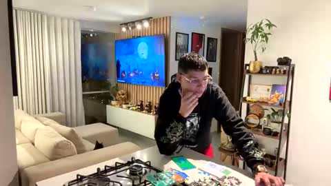 Snapshot of morgan_hiller chatting on October 29, 12:24 am online show from October 29, 12:24 am