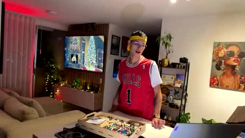 Snapshot of morgan_hiller chatting on November 13, 1:15 am online show from November 13, 1:15 am