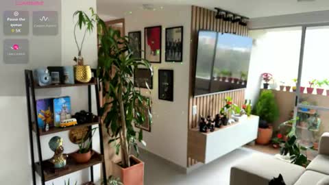   online show from March 15, 9:10 pm