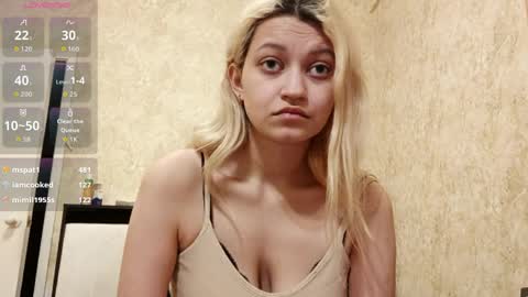 Eva is here now  help me get 50 thumbs up pls  online show from April 11, 6:23 pm