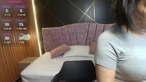 Moriah online show from April 1, 1:41 pm