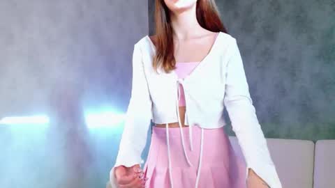 Emilia online show from June 3, 3:20 am