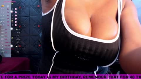 Snapshot of morochaa_fire chatting on December 30, 9:37 am Morocha online show from December 30, 9:37 am