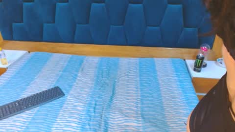 morrigan_luxus online show from March 5, 7:10 pm