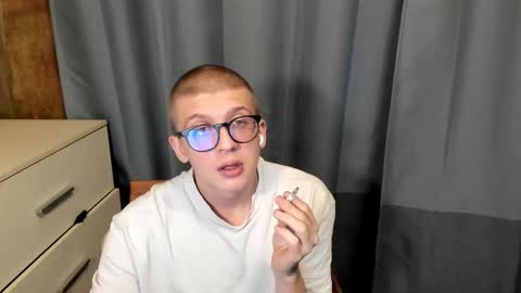 Snapshot of mortywithlove chatting on December 18, 4:18 am Morty online show from December 18, 4:18 am