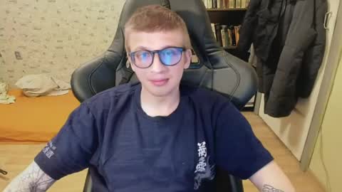 Snapshot of mortywithlove chatting on April 20, 3:48 pm Morty online show from April 20, 3:48 pm
