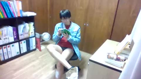 Snapshot of mostlerman chatting on December 17, 6:30 am mostlerman online show from December 17, 6:30 am