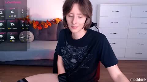 Snapshot of mothkink chatting on October 17, 4:53 pm mothkink Moth - online show from October 17, 4:53 pm