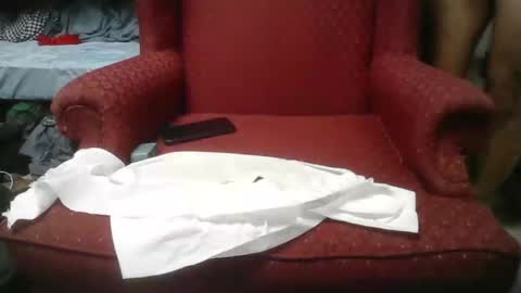 Snapshot of mothmon chatting on December 15, 4:39 am mothmon online show from December 15, 4:39 am