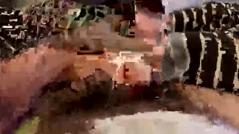 Snapshot of motomo12 chatting on November 25, 8:31 pm Henry online show from November 25, 8:31 pm