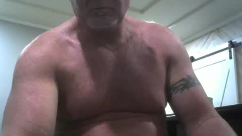 Snapshot of motorguy08 chatting on December 20, 5:04 am motorguy08 online show from December 20, 5:04 am