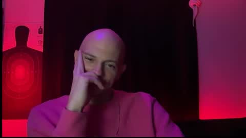 Snapshot of mount_vesuvius chatting on October 17, 4:04 am mount_vesuvius online show from October 17, 4:04 am