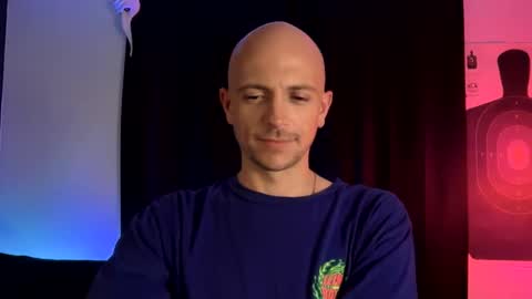 Snapshot of mount_vesuvius chatting on October 19, 6:14 am mount_vesuvius online show from October 19, 6:14 am