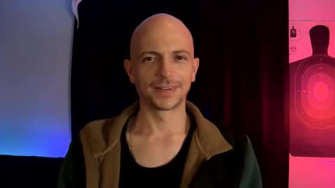 Snapshot of mount_vesuvius chatting on October 19, 6:19 pm mount_vesuvius online show from October 19, 6:19 pm