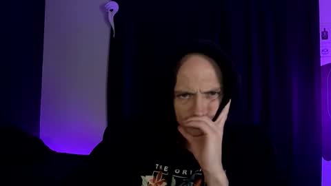 Snapshot of mount_vesuvius chatting on October 25, 4:02 pm mount_vesuvius online show from October 25, 4:02 pm