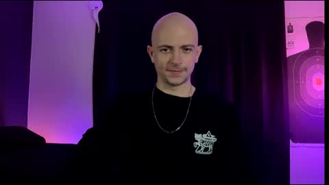 Snapshot of mount_vesuvius chatting on December 3, 6:32 am mount_vesuvius online show from December 3, 6:32 am