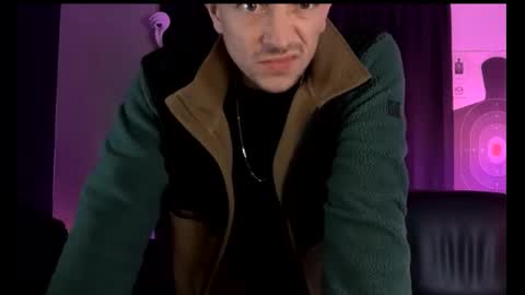 mount_vesuvius online show from December 19, 8:43 am