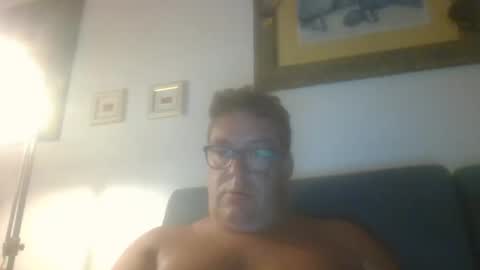 Snapshot of mountjohnxl chatting on January 26, 12:16 am ManBoobDaddyBear online show from January 26, 12:16 am
