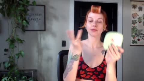 Snapshot of mousiegirl chatting on November 5, 7:47 pm Mousie online show from November 5, 7:47 pm