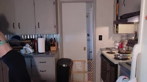 Snapshot of mousiegirl chatting on December 16, 7:08 pm Mousie online show from December 16, 7:08 pm