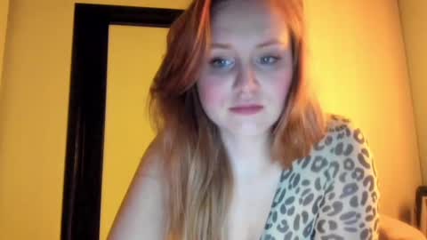 Snapshot of moviestar_ chatting on December 8, 9:30 pm Eva online show from December 8, 9:30 pm