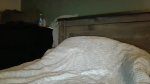 Snapshot of mr1bucket chatting on October 14, 12:33 am mr1bucket online show from October 14, 12:33 am