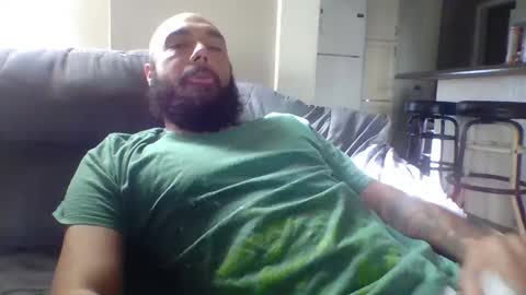 Snapshot of mr8plus chatting on October 20, 7:25 pm Mr8 online show from October 20, 7:25 pm