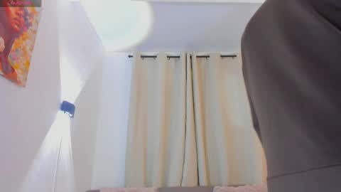    online show from April 14, 12:33 pm