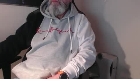 Snapshot of mr_boombastic2021 chatting on November 14, 10:47 am mr_boombastic2021 online show from November 14, 10:47 am