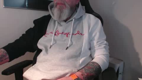 mr_boombastic2021 online show from April 4, 8:45 am