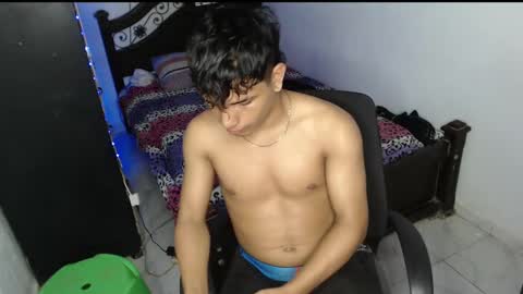 Snapshot of mr_cock_28 chatting on January 30, 10:19 am mr_cock_28 online show from January 30, 10:19 am