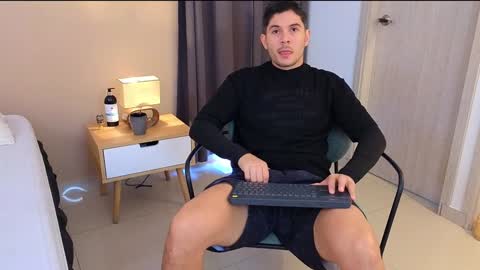 Snapshot of mr_danni_ chatting on January 29, 5:24 pm Danny Aleja online show from January 29, 5:24 pm