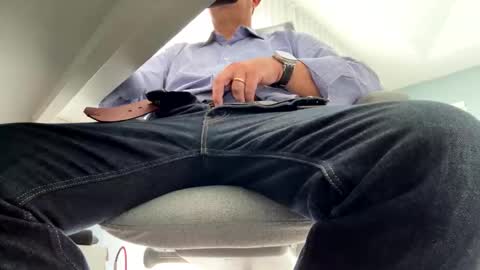 Snapshot of mr_hornyasfuck chatting on October 8, 7:33 pm mr_hornyasfuck online show from October 8, 7:33 pm