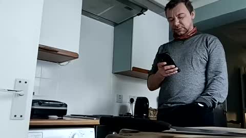 Snapshot of mr_i_ chatting on February 9, 9:47 am mr_i_ online show from February 9, 9:47 am